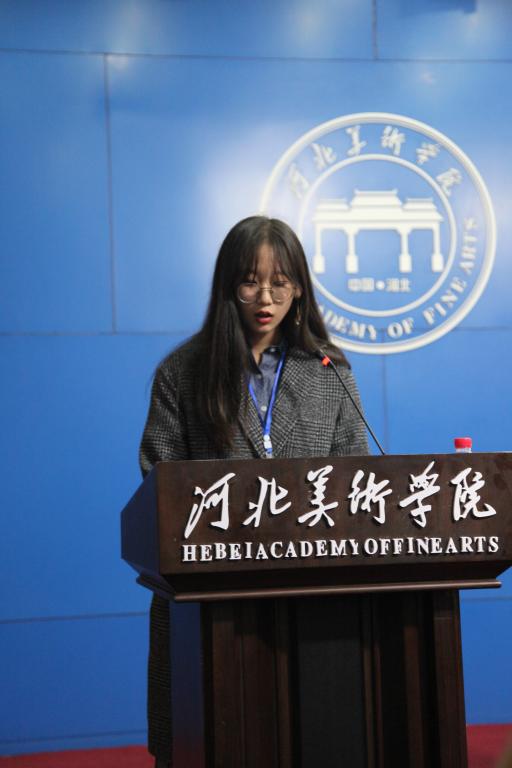 服装学院刘艺欣同学作为学生代表发言