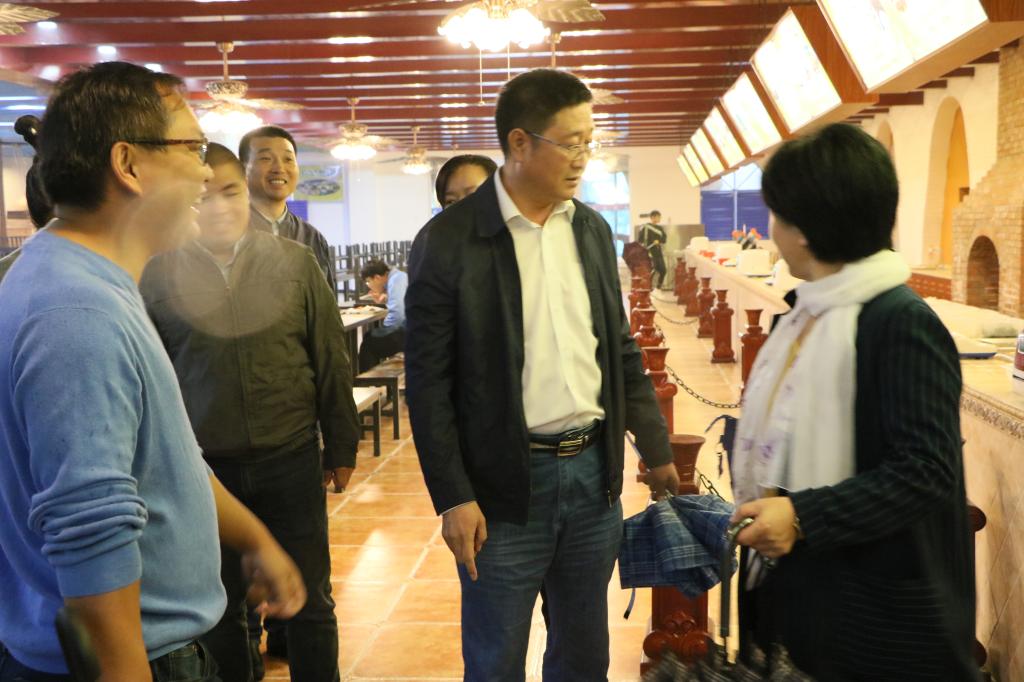 廷山副厅长视察学校餐厅
